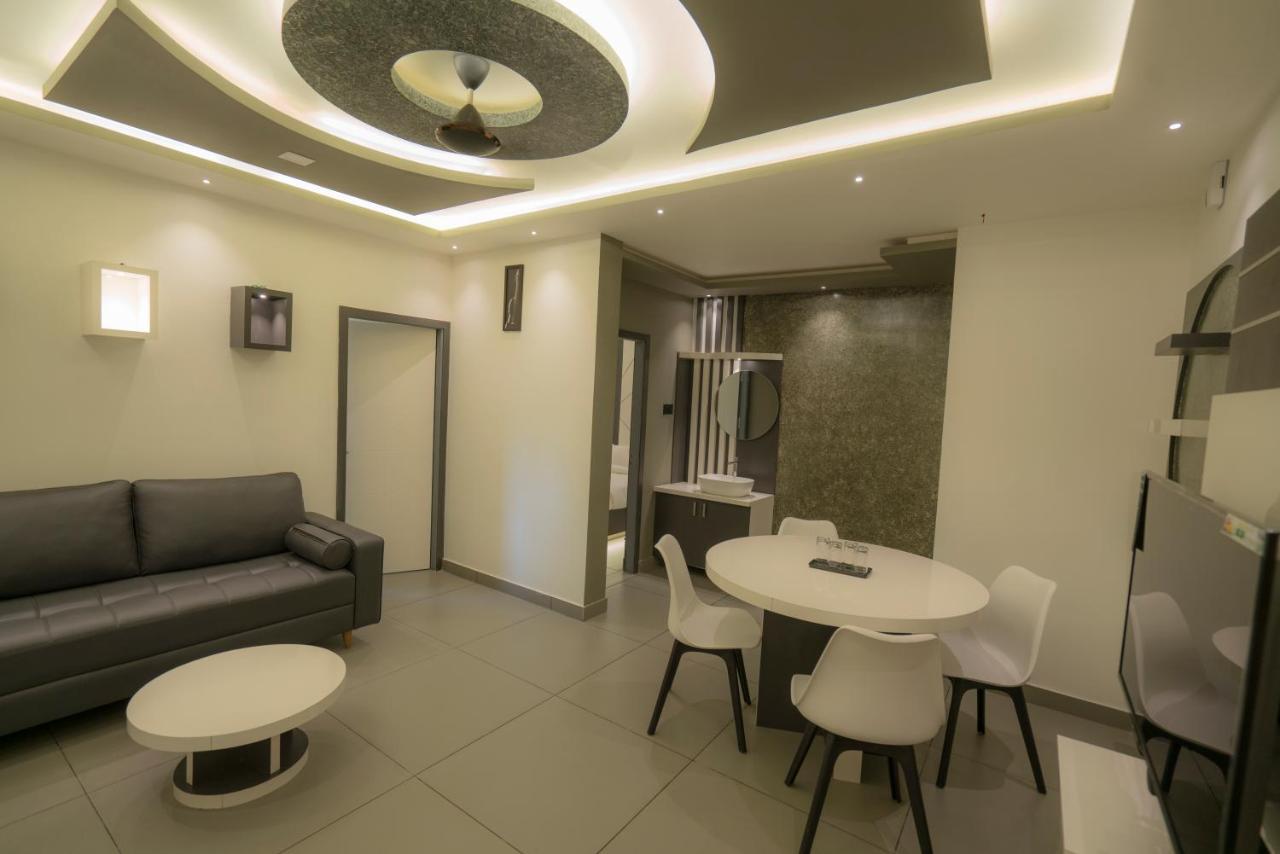 Bbc Luxury Apartments Perintalmanna Екстериор снимка